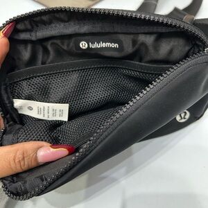 lululemon athletica Men's Charcoal Belt Bag